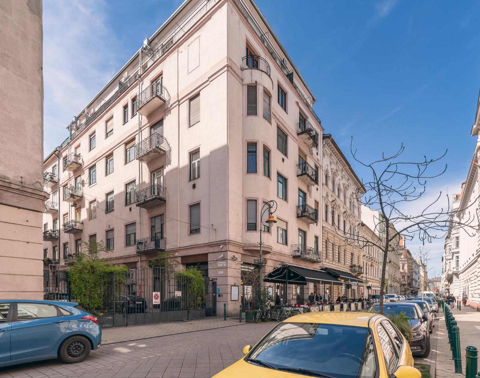 Raday Bobo, Budapest